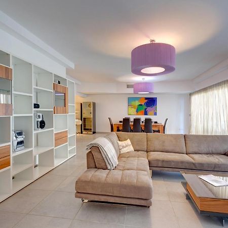 Seaview Apartment In Fort Cambridge, Sliema Bagian luar foto