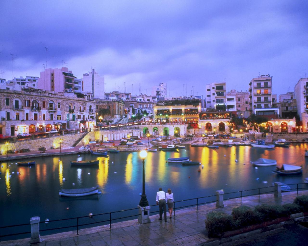 Seaview Apartment In Fort Cambridge, Sliema Bagian luar foto