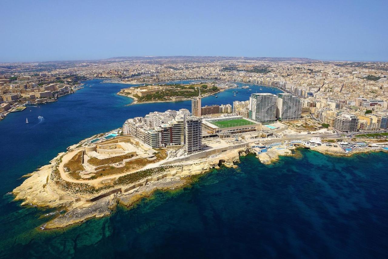 Seaview Apartment In Fort Cambridge, Sliema Bagian luar foto