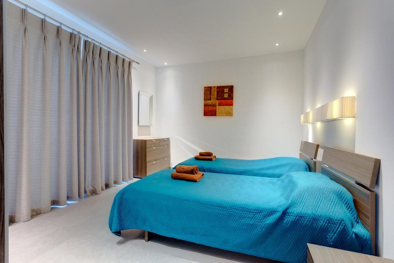 Seaview Apartment In Fort Cambridge, Sliema Bagian luar foto